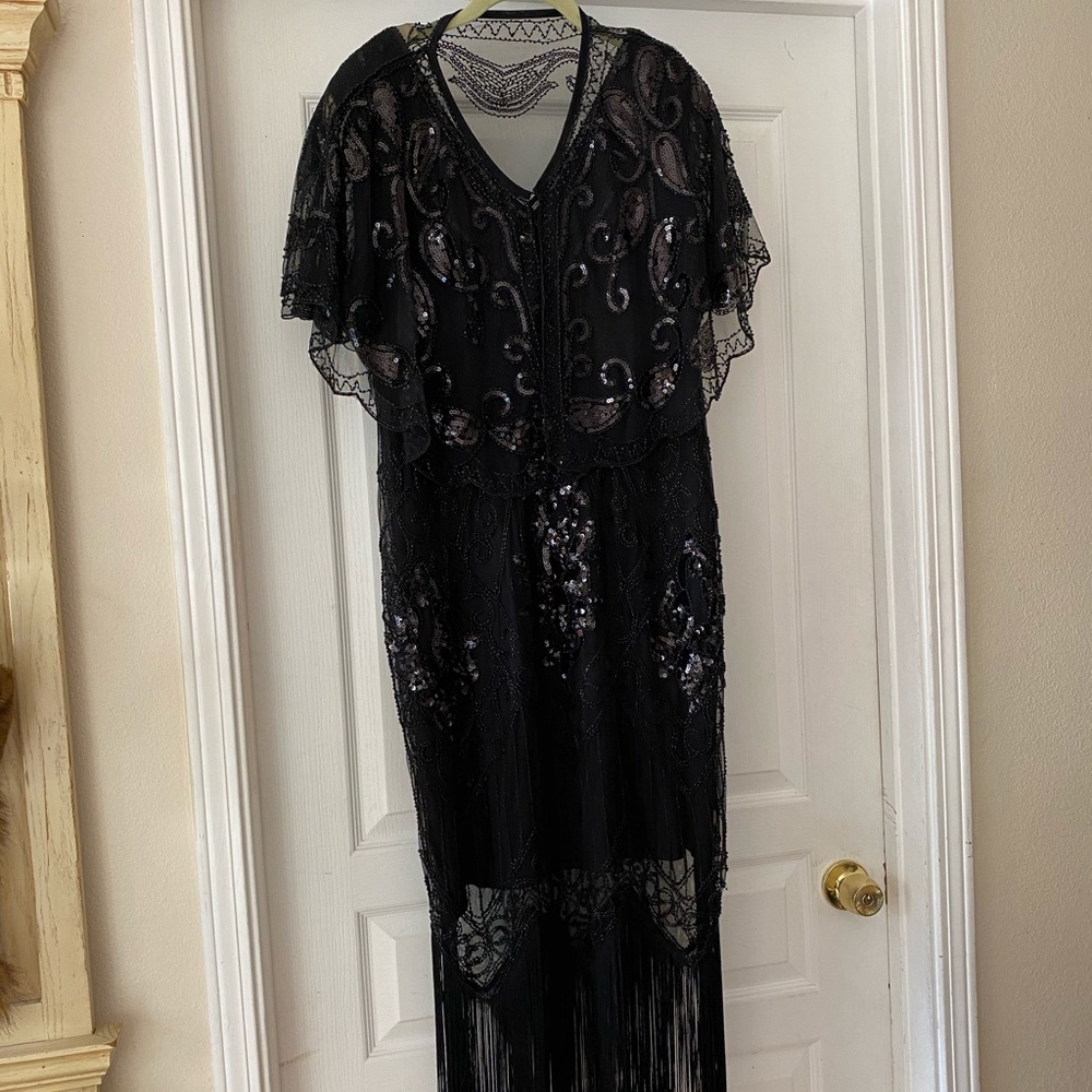 Black 1920’s flapper dress
